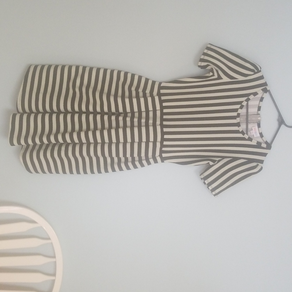 LuLaRoe dress size small Amelia